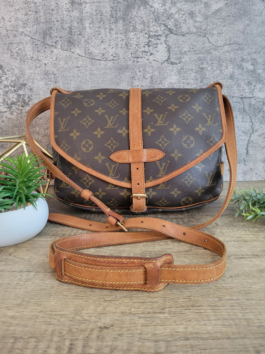 Vintage Louis Vuitton Saumur 30 Bag