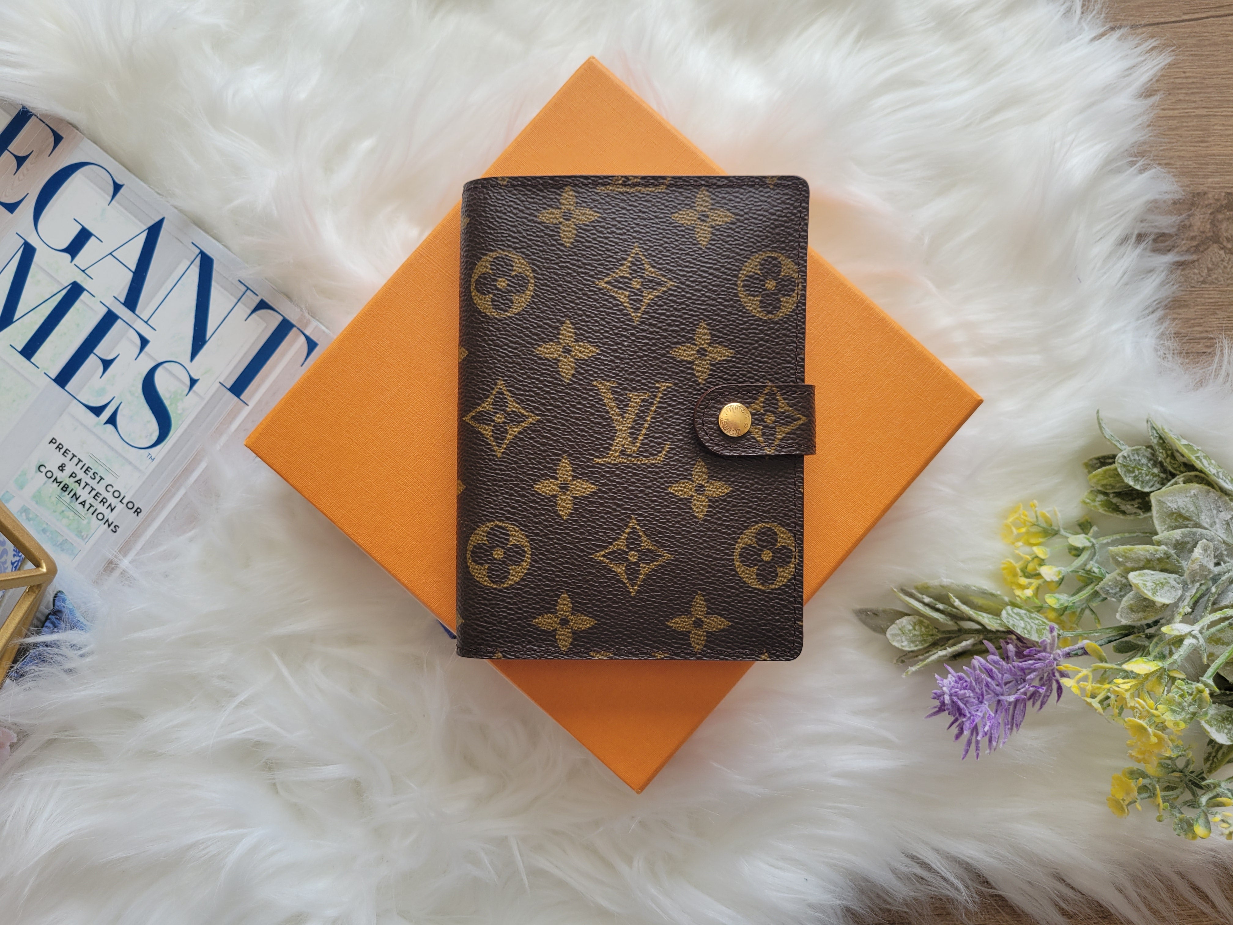 LIKE NEW Louis Vuitton Monogram Small Ring Agenda PM – The Luxe Lion  Boutique