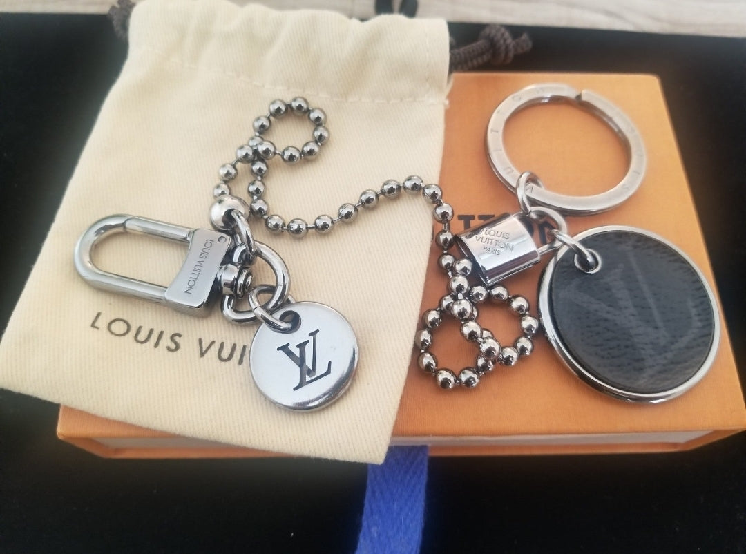 Louis Vuitton Porte Cles Chaine Monogram Eclipse Wallet Purse Charm Key Chain